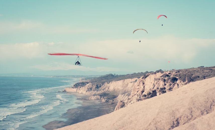 Useful Tools To Carry With You When Hang Gliding