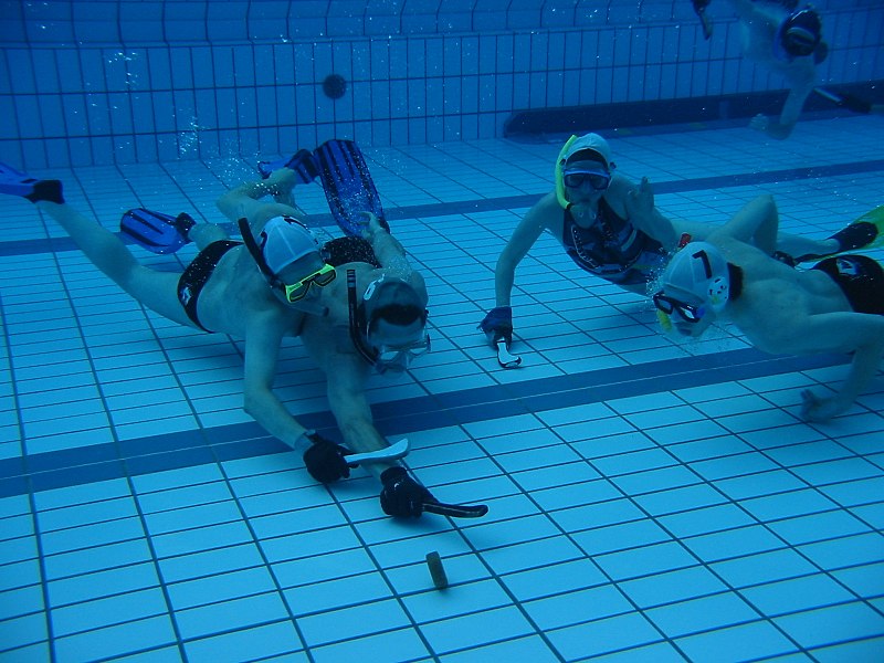 underwater ice hockey