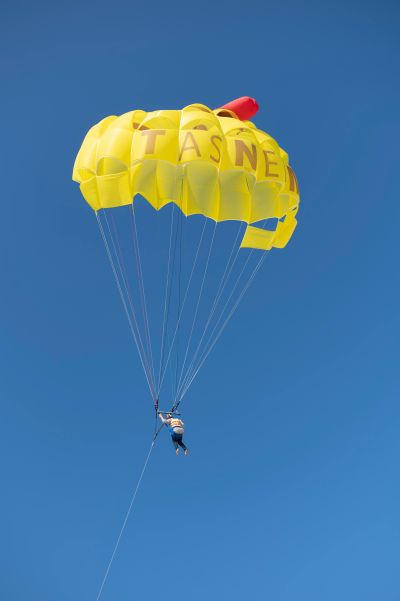 Choosing a Parasailing Company