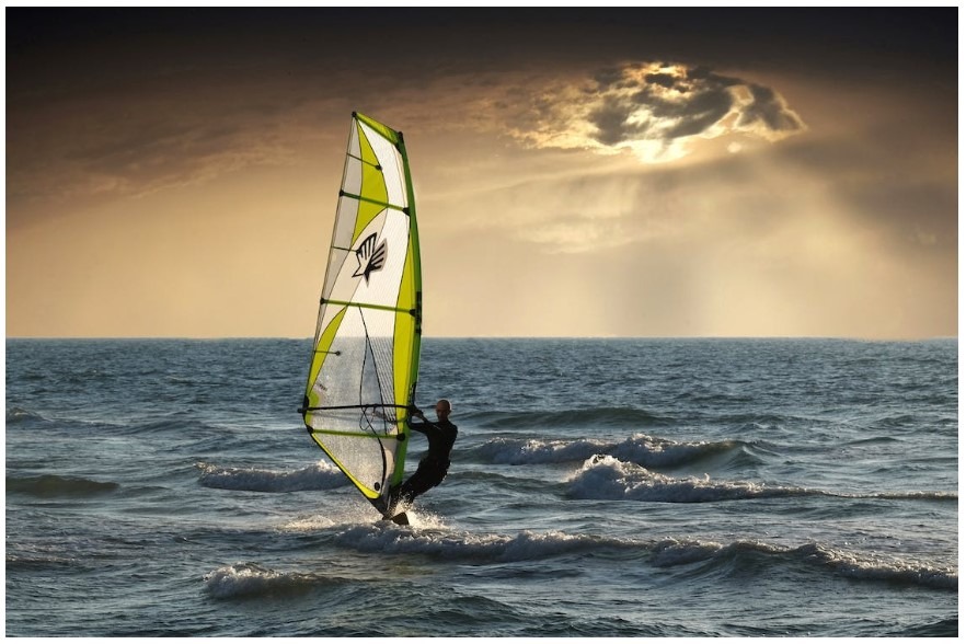 Learn About the Extreme Sport Land Windsurfing