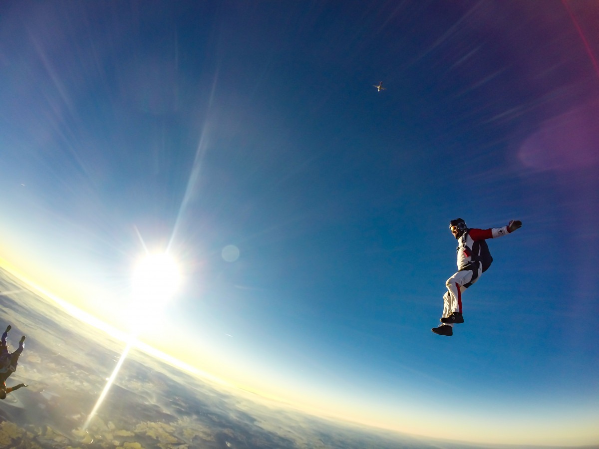 Learn About the Extreme Sport Skysurfing