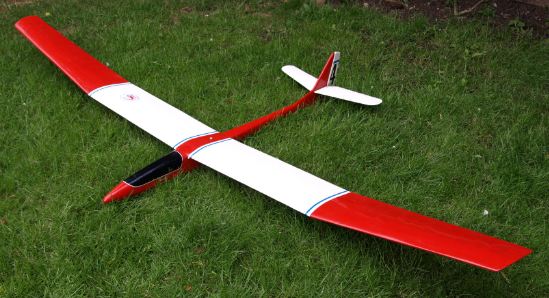 How do Remote-Controlled Gliders Fly