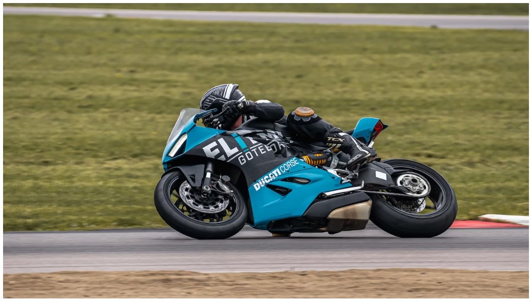 Learn About Motorcycle Racing’s Daytona 200